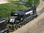 NS 1401 heads around the curve at Boylan Jct.